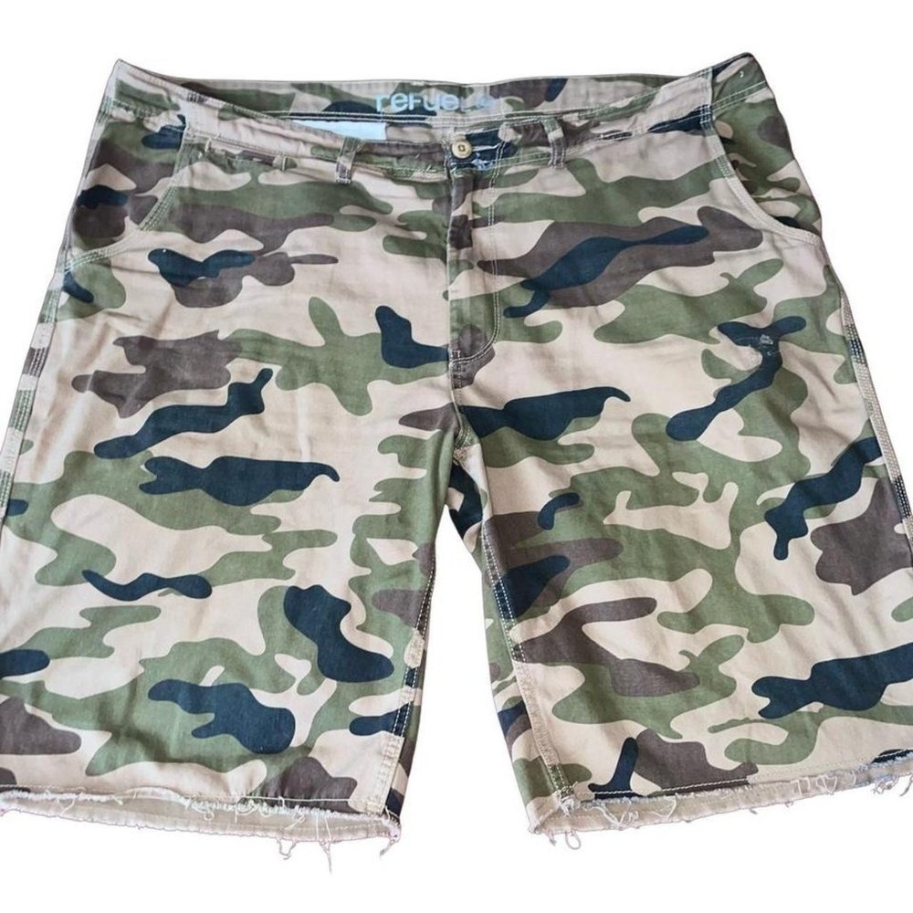 Vintage Y2K Refuel Camo Shorts Slightly Distressed Mens Size 42